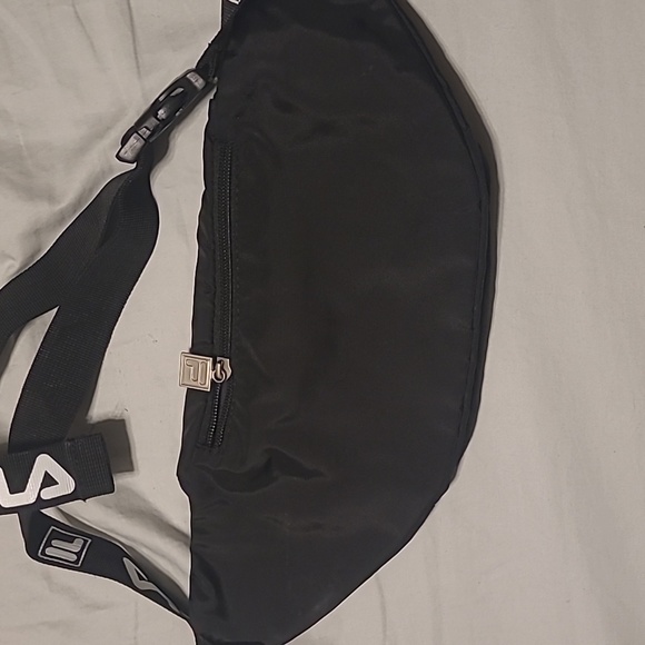 Fila fanny pack wallet - Picture 2 of 2